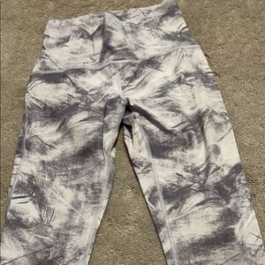 Lulu lemon size 2 white marble leggings